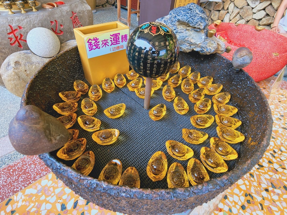 來參拜也別忘了求個金元寶回家,可以招來好運。(圖/Yuki's Life提供)