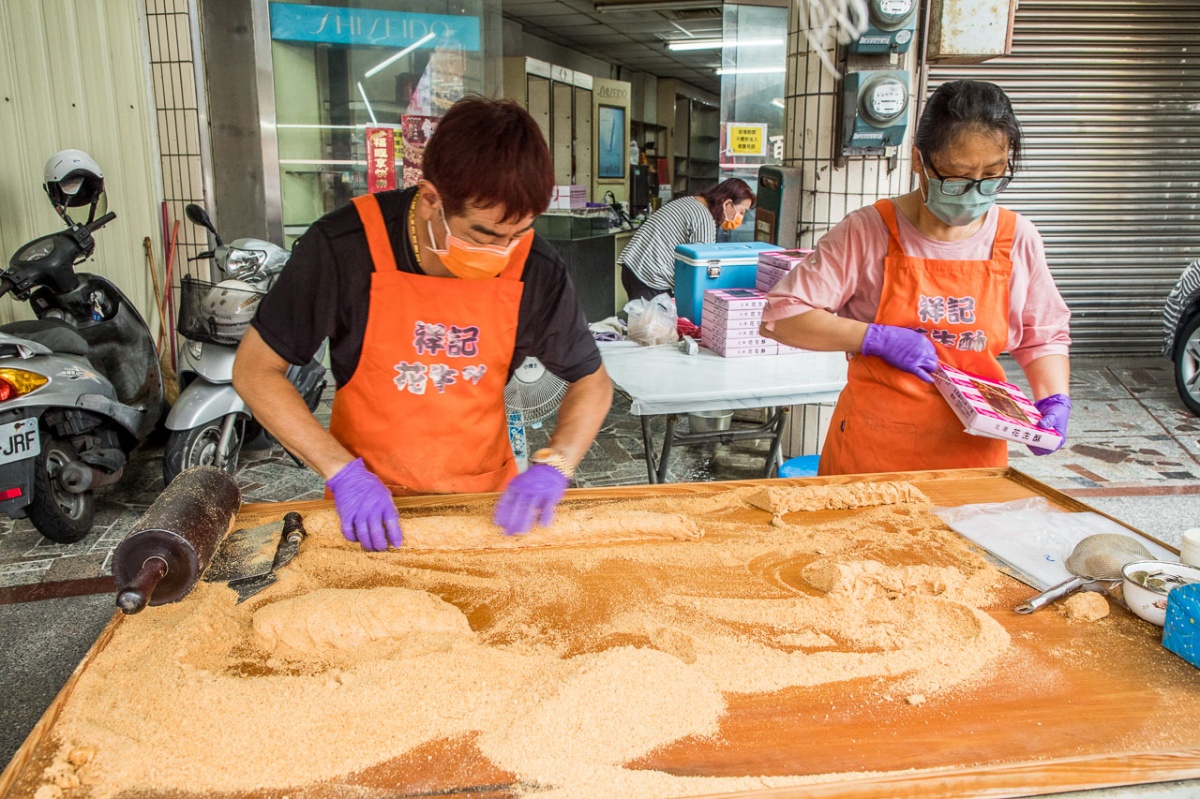 祥記花生酥傳聞已超過130年歷史，至今已經是第四代經營。（圖／大手牽小手。玩樂趣提供）