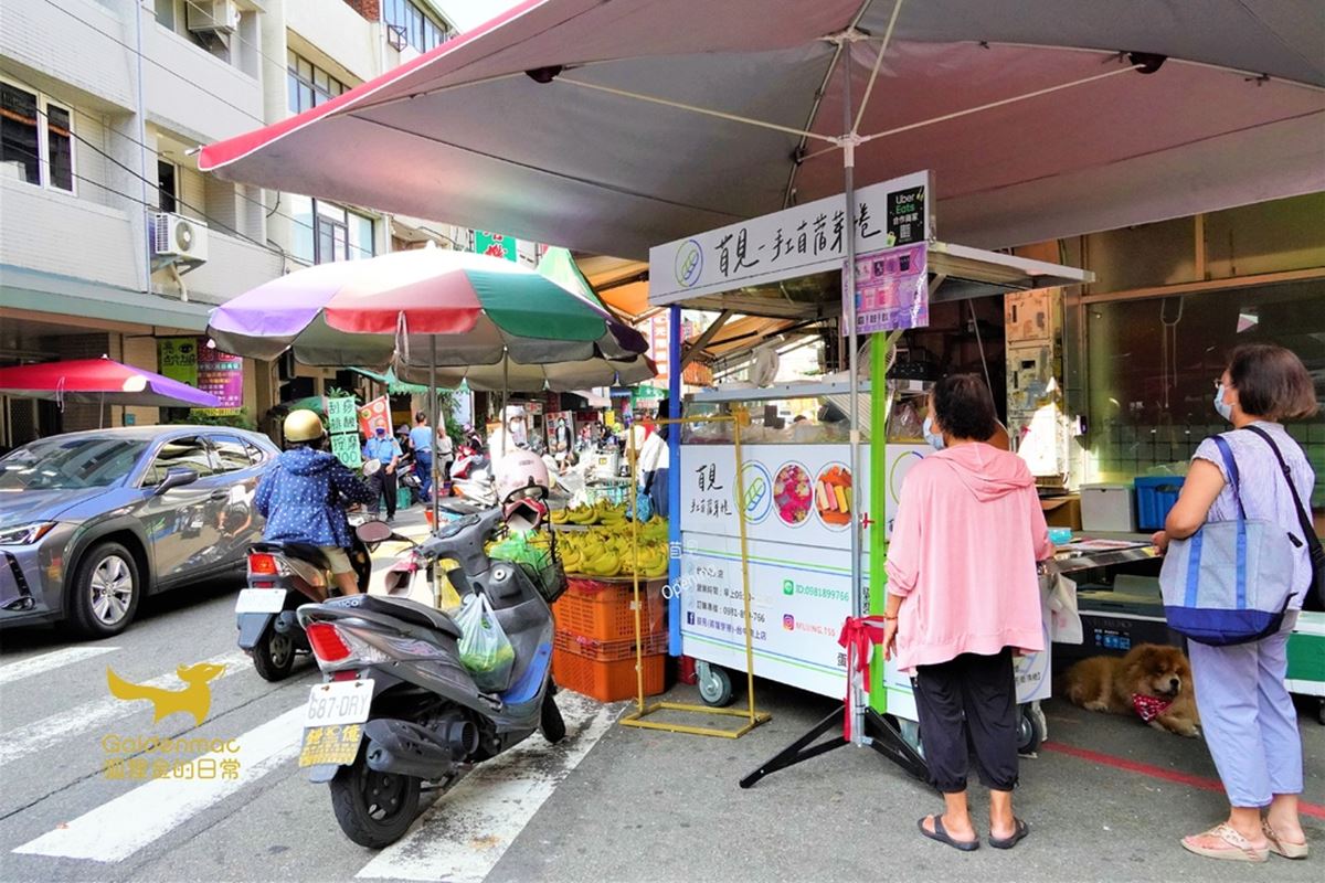 「苜見苜蓿芽手捲」是台中向上市場超人氣的小吃美食。（圖／狐狸金的日常提供）