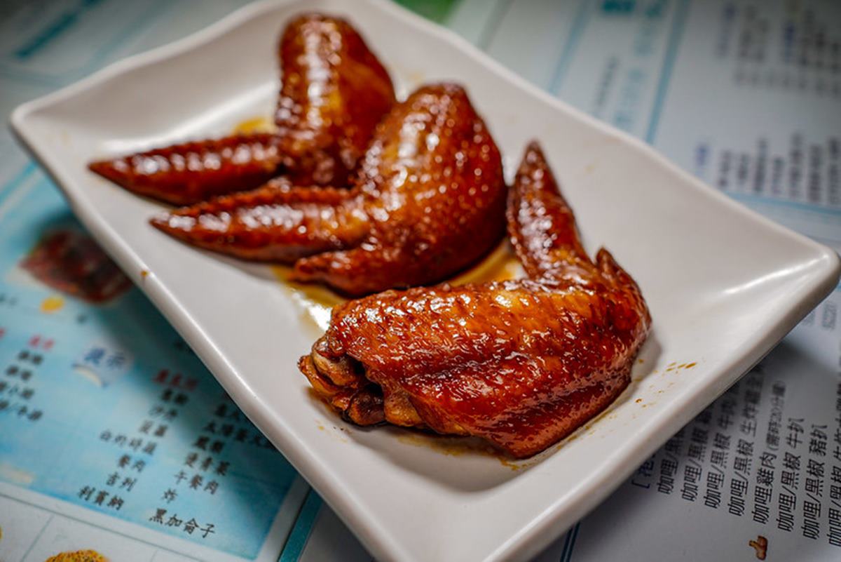 「瑞士雞翅」是香港人發明的。（圖／鄉民食堂提供）