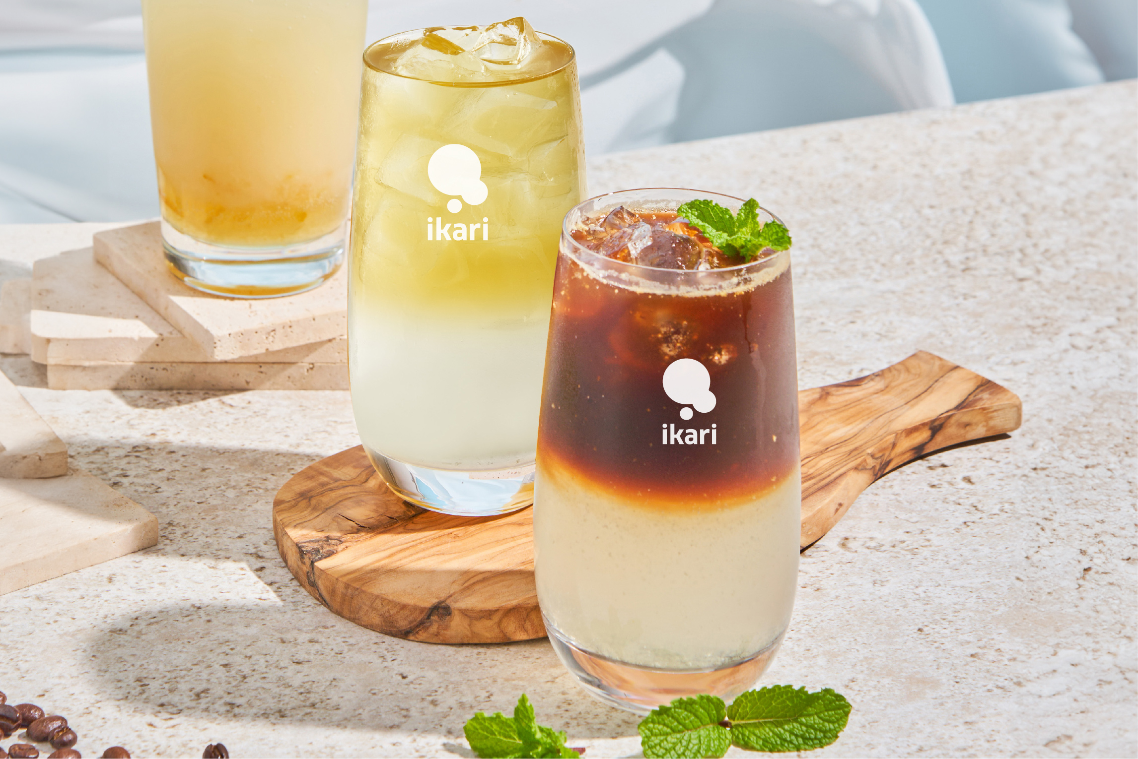 怡客咖啡「綠茶Mojito氣泡飲」、「Mojito氣泡咖啡」買一送一。(圖/怡客咖啡提供)