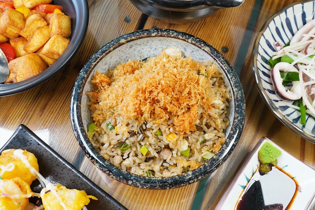 「干貝絲炒飯」用料絕不手軟。(圖/柚香魚子醬的蹦蹦跳跳提供)