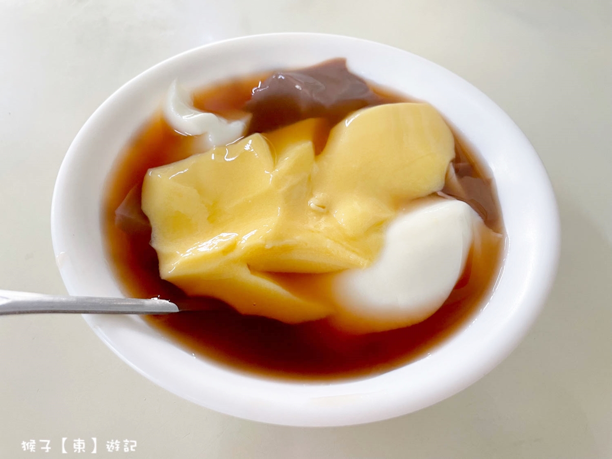 三色布丁豆花CP值超高。（圖／猴子【東】遊記提供）