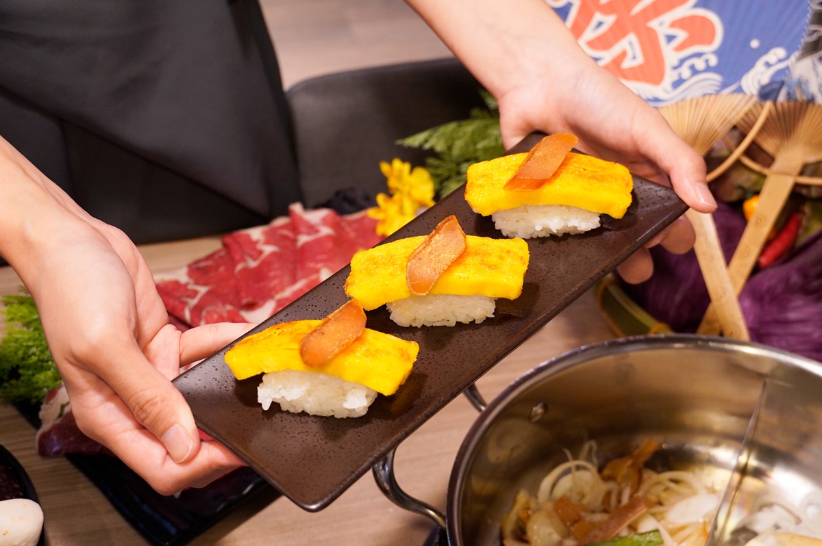 點選「極上雙和牛放題」有機會享「炙燒烏魚子握壽司」吃到飽。（圖／馬辣集團提供）