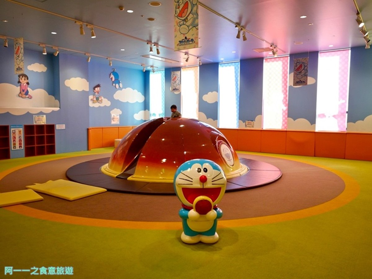 裡面的溜滑梯、攀爬架都是免費遊玩。(圖/ 阿一一之食意旅遊 提供)