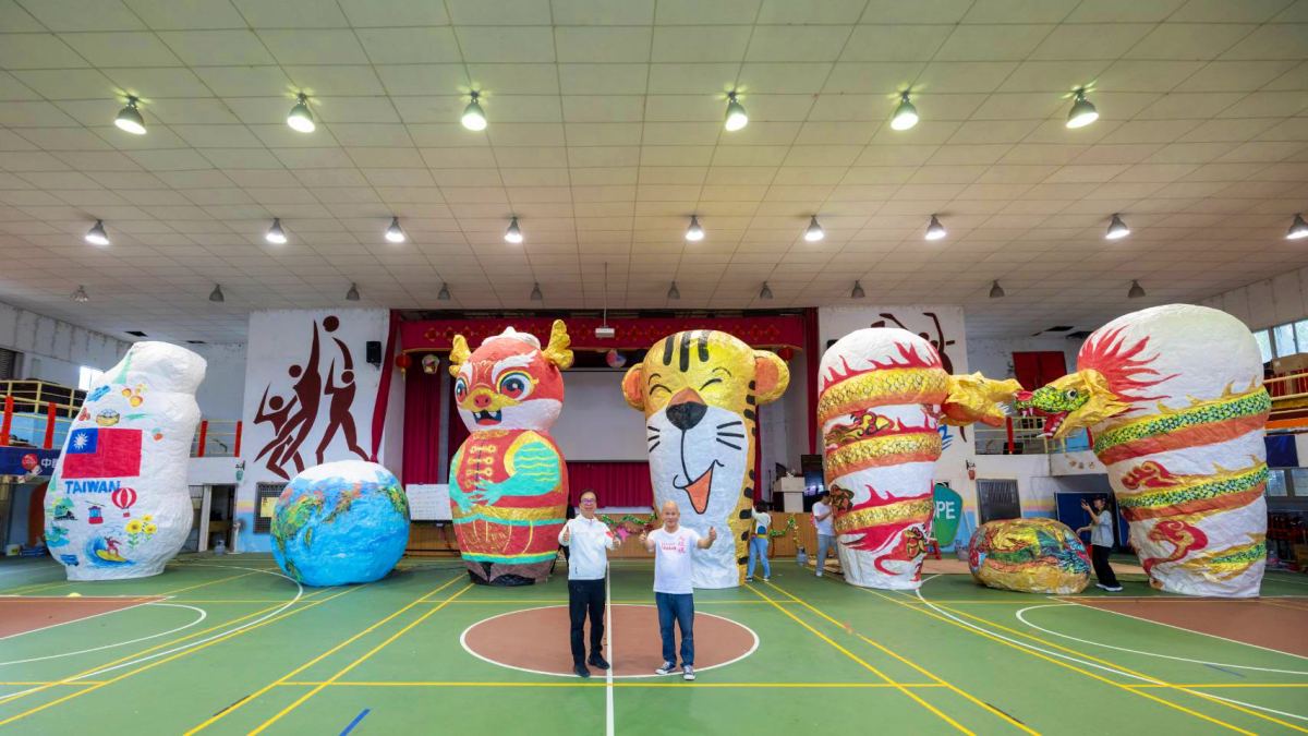 今年天燈節通通出自「天燈國寶」胡民樹老師之手。(圖/新北觀光局提供)