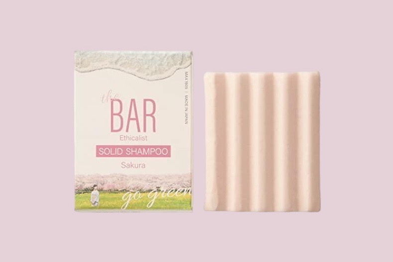 THE BAR 櫻花洗髮皂輕輕搓揉就可以產生濃郁泡沫。(圖/台隆手創館提供)