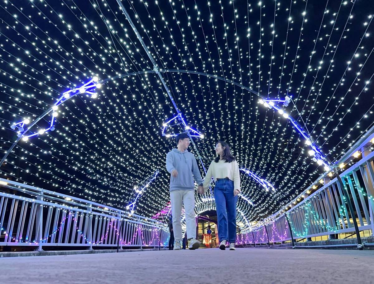星座光廊隧道。(圖/新北高灘處提供)