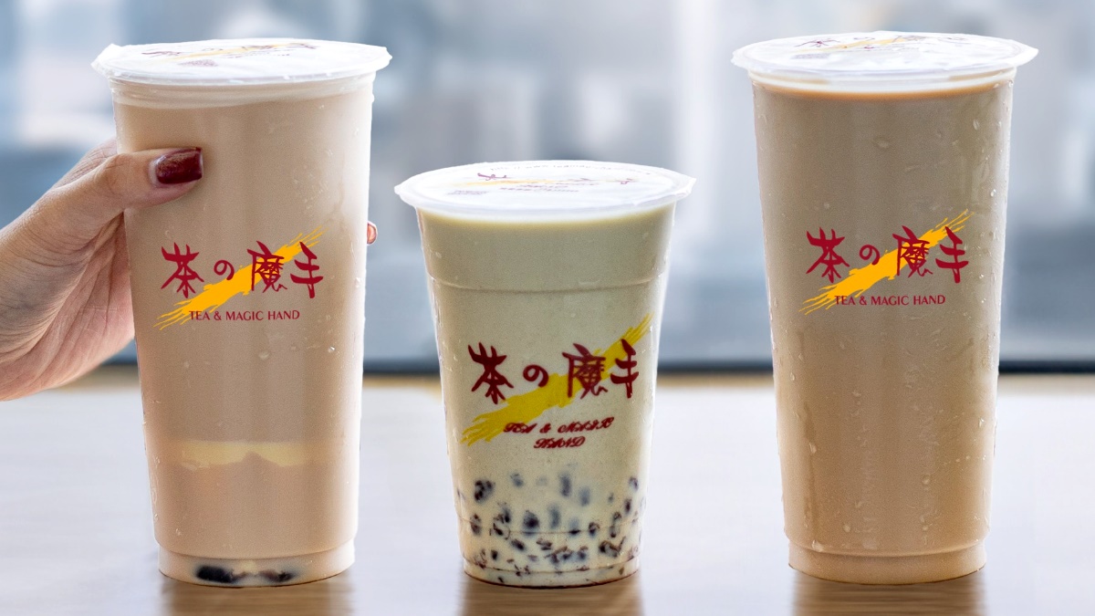 「茶之魔手」10/10起消費者在魔手限定門市,單筆購買3杯大杯飲品,即可獲得1次免費抽獎機會。(圖/茶之魔手提供)