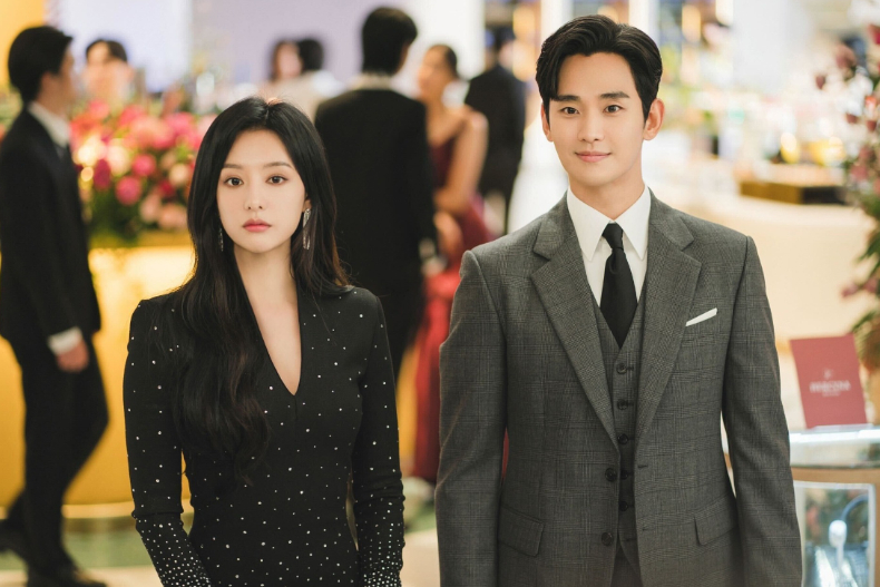 《淚之女王》由金秀賢、金智媛主演。（圖／翻攝自Netflix）