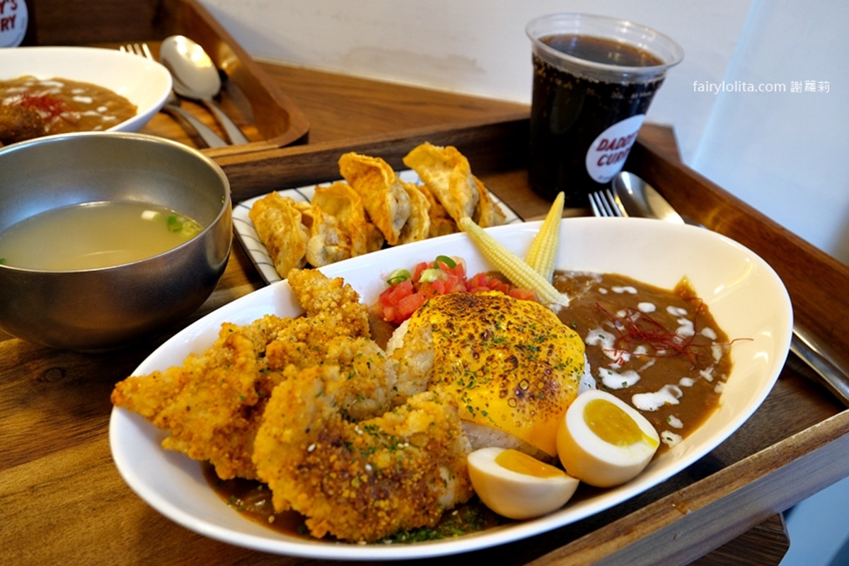 炸雞控可以選擇「特製香料手切炸雞」。(圖/蹦啾謝蘿莉提供)