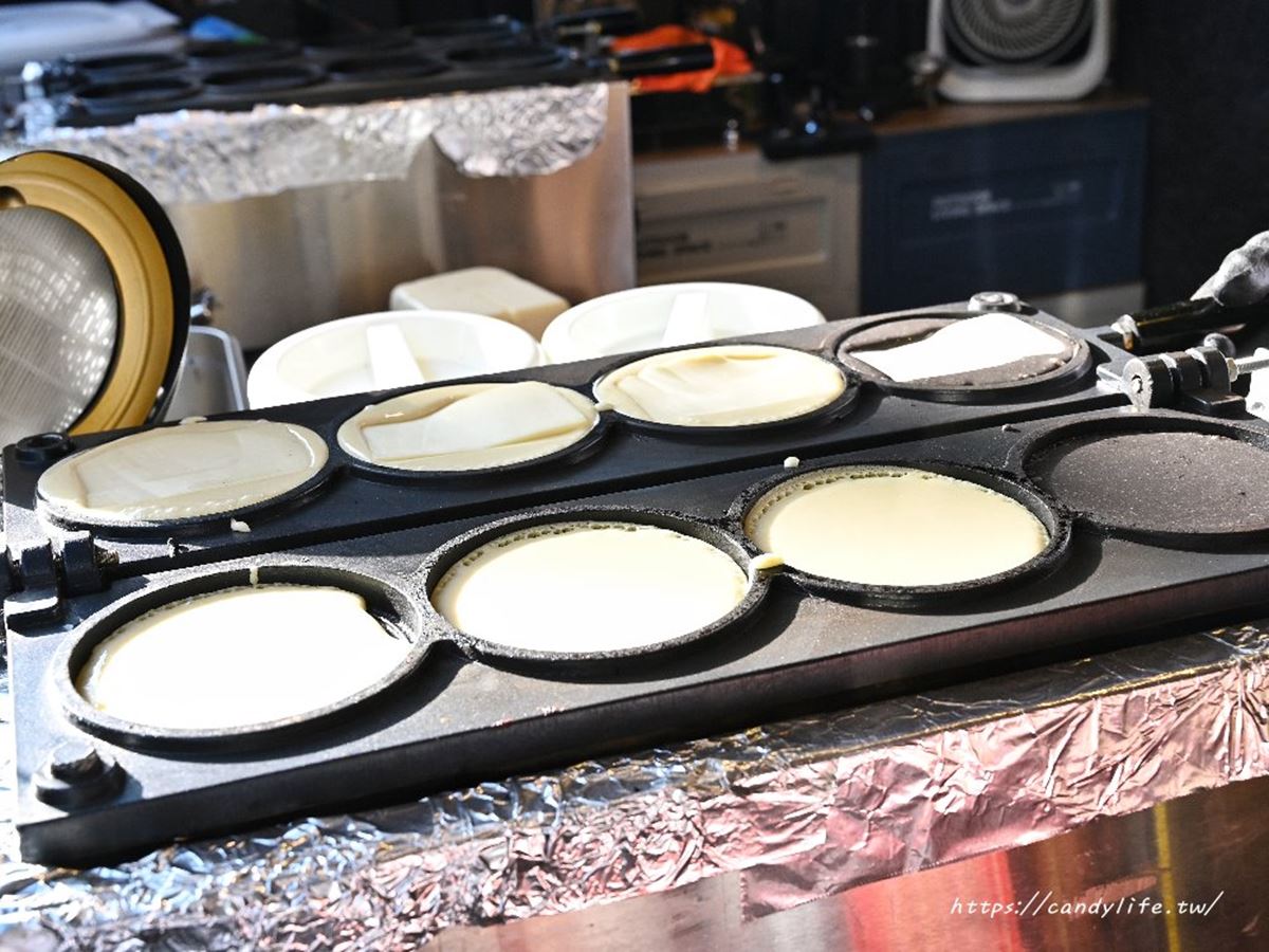 鑫幣燒都是現點現烤。(圖/糖糖‘s 享食生活提供)
