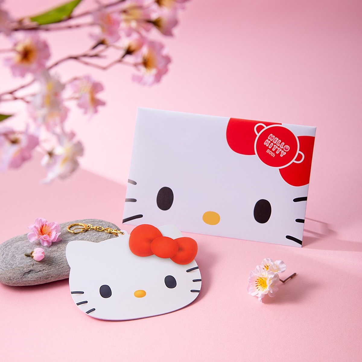 官方表示「HELLO KITTY 50th巨大造型悠遊卡」確定會再預售加開,時間還在規畫中。(圖/業者提供)