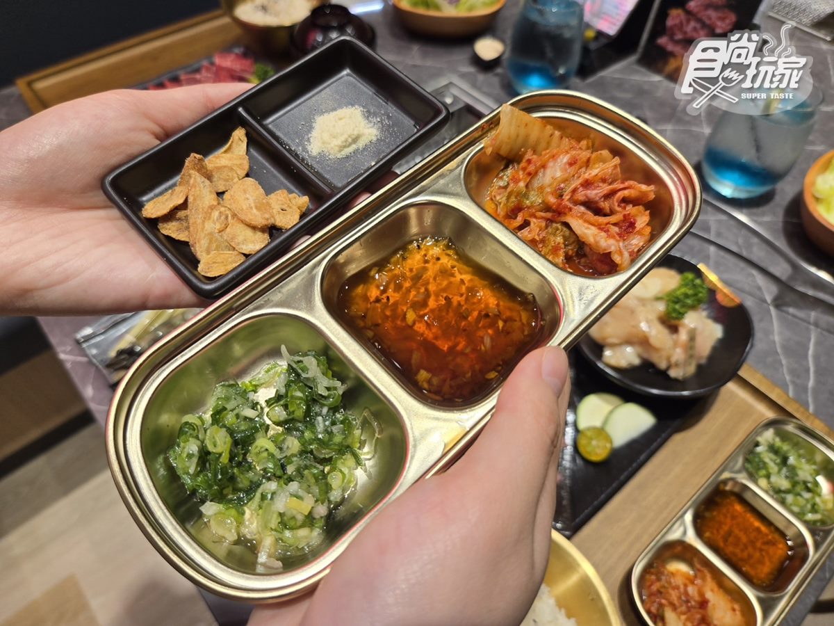 每天現做5種獨家佐料。(圖/許瑋芯攝)