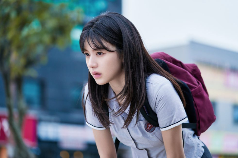 高允貞擁有「全智賢接班人」頭銜。(圖/Disney+提供)