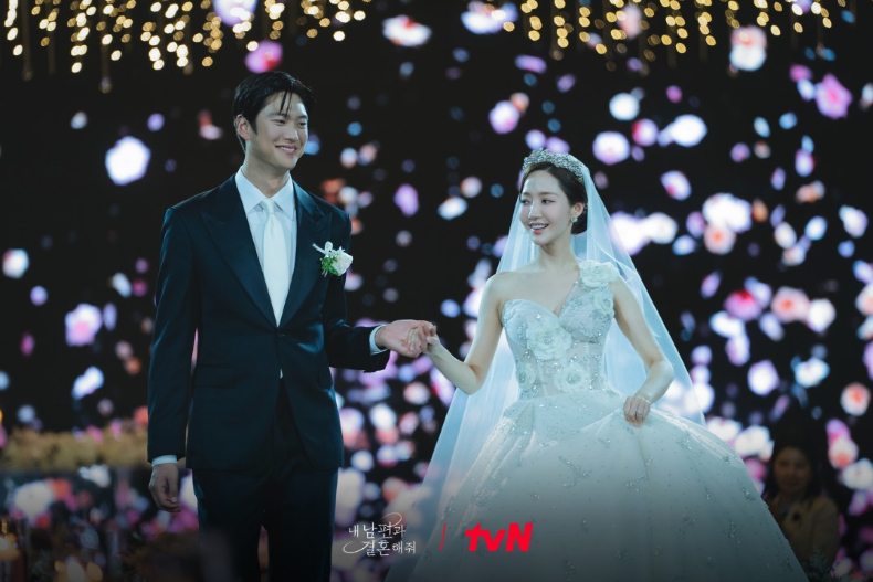 李伊庚在《和我的老公結婚》飾演渣男。(圖/翻攝自《和我的老公結婚》劇照)