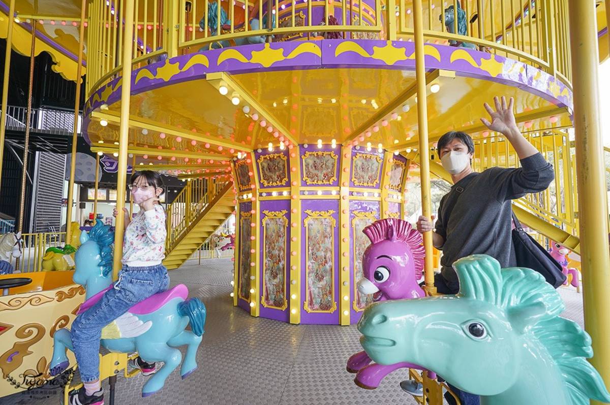 旋轉飛馬是遊樂園中最經典不敗的遊樂設施。(圖/緹雅瑪 美食旅遊趣提供)
