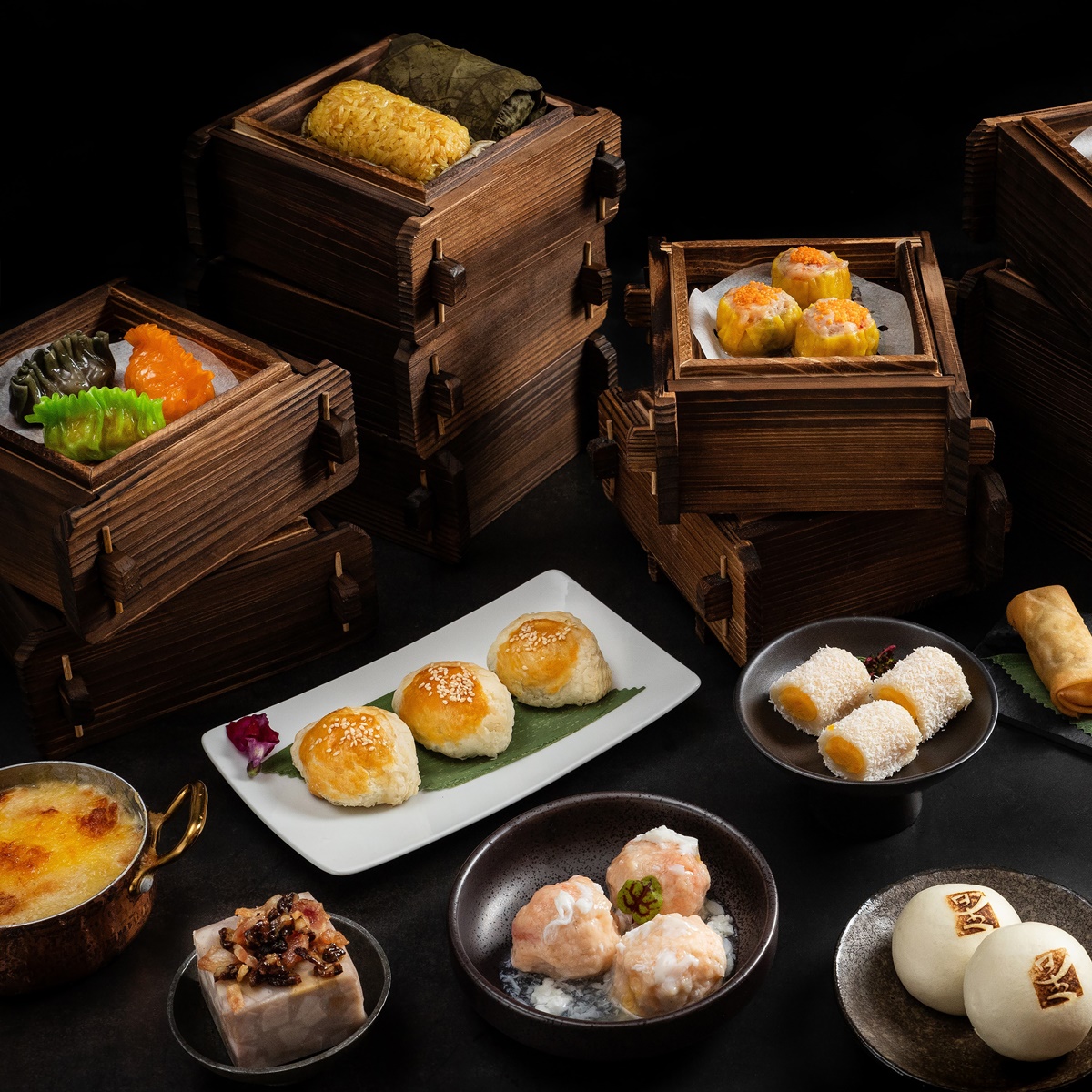 以港式餐飲結合餐酒館形式的「大巨星港式飲茶餐酒館」為24小時營業。(圖/翻攝自大巨星港式飲茶餐酒館官網)