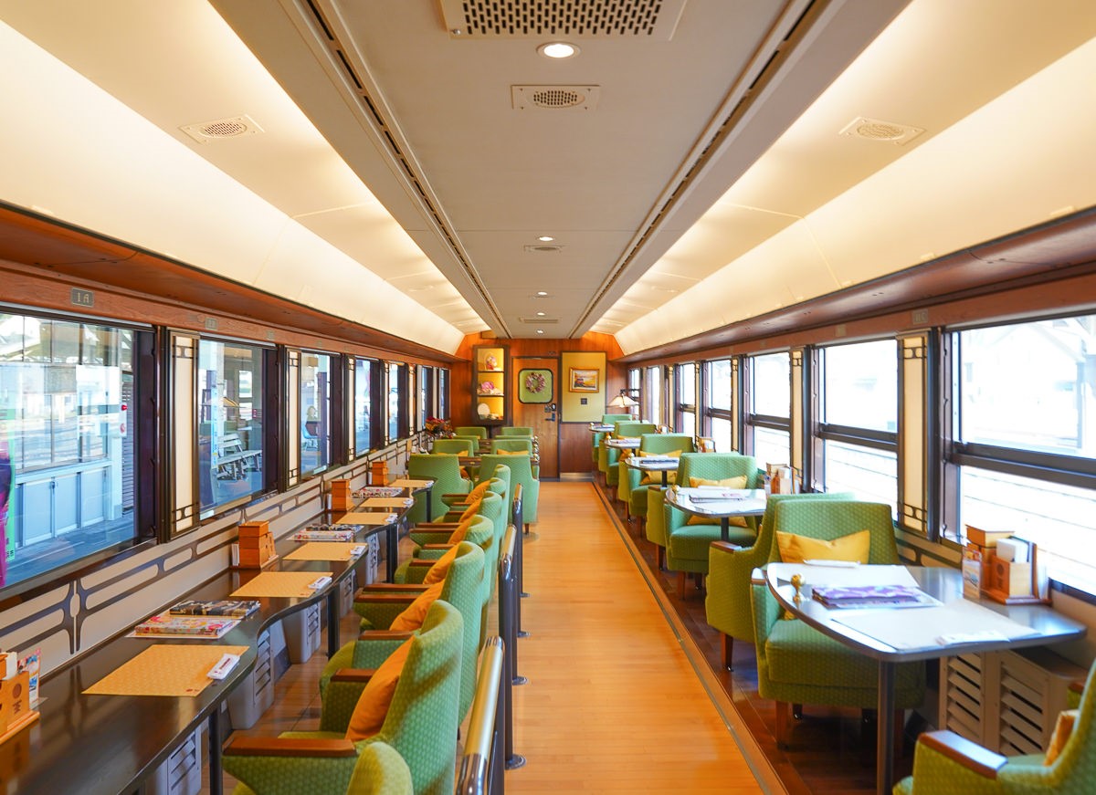 列車內部乾淨明亮。（圖／美食好芃友提供）