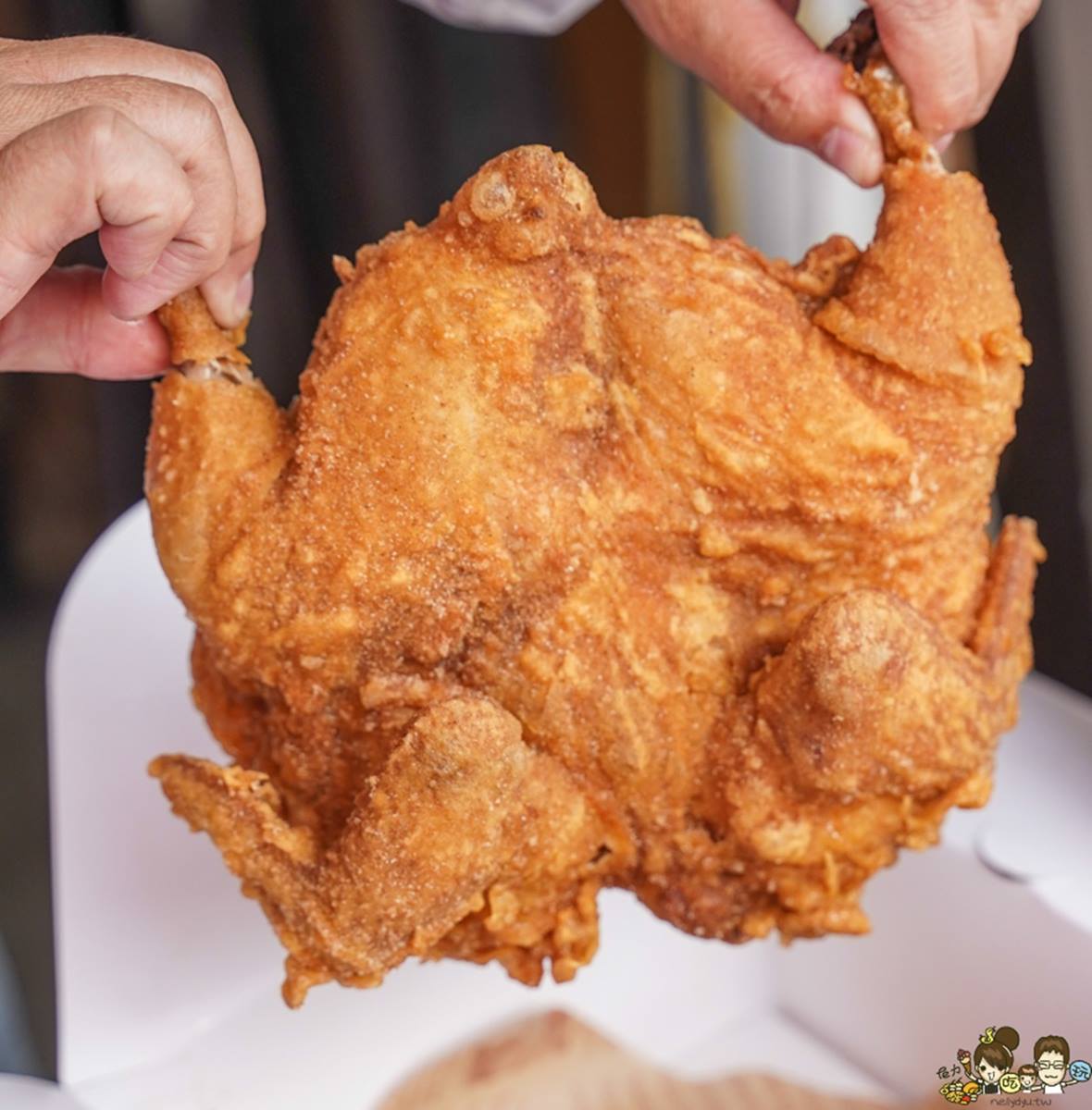炸雞肉趁熱享用肉質扎實多汁,麵衣金黃酥脆。(圖/跟著尼力吃喝玩樂提供)