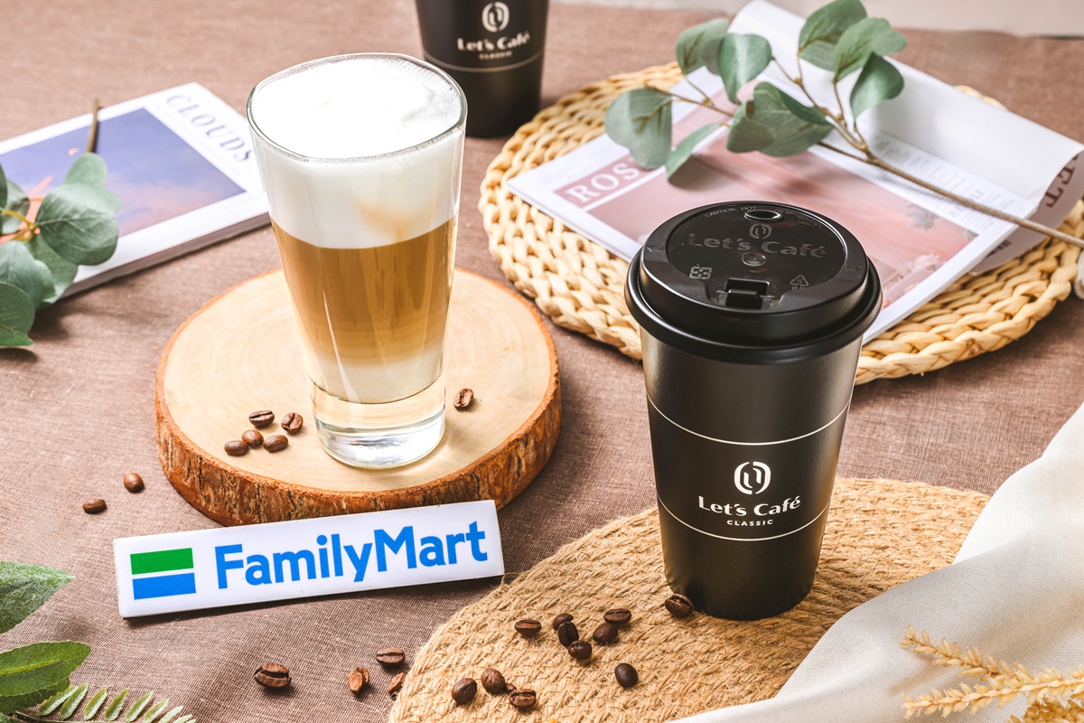 全家Let's Café推出全新熱飲品「卡布奇諾」，還有10杯只要420元優惠可囤。（圖／全家提供）