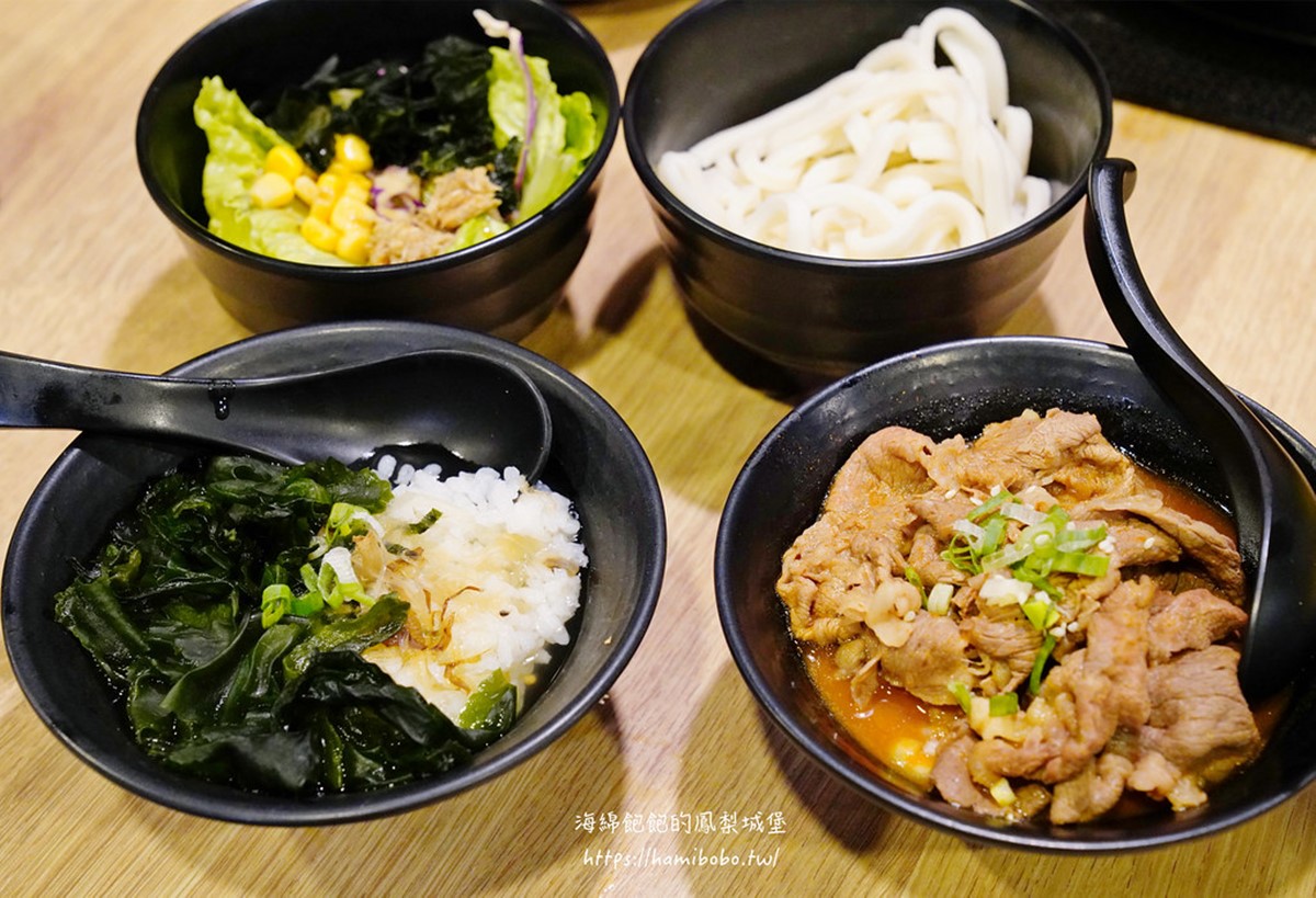 單點料理還有多款沙拉、茶泡飯、烏龍麵可選擇，整餐吃下來一點都不無聊。（圖／海綿飽飽的鳳梨城堡提供）