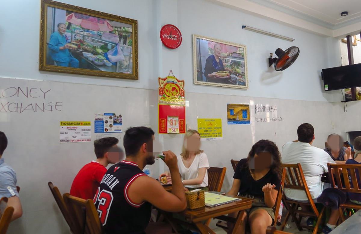 中午時段來到這,店門外滿多在地人排隊買外帶,我們則是直接入店內用餐。(圖/遇見天使Angela提供)