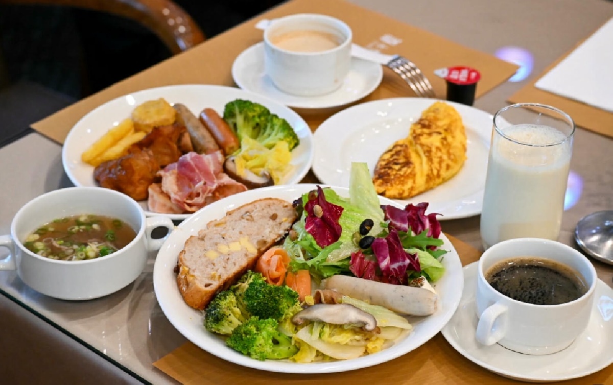 永豐棧早餐種類多,還有現沖牛肉湯及各式歐包。(圖/食尚駐站部落客@寗好生活 Ning's Life)