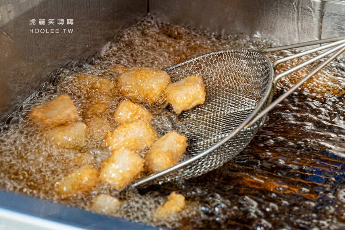 「原味蘿蔔糕」炸至金黃色澤，口感軟綿，帶著清香。（圖／食尚部落客＠虎麗笑嗨嗨提供）