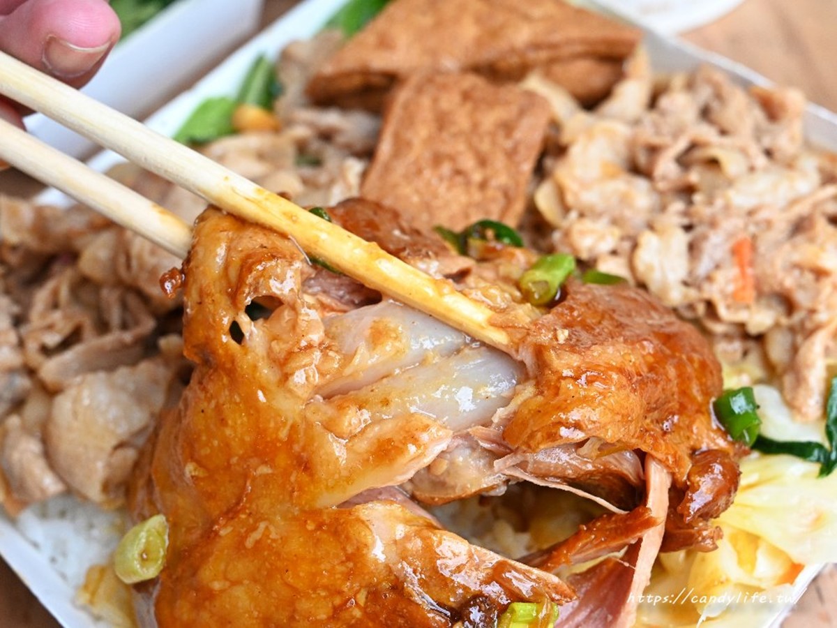 排骨裡頭有軟Q軟骨可以嚼,滷得非常入味。(圖/糖糖's 享食生活提供)