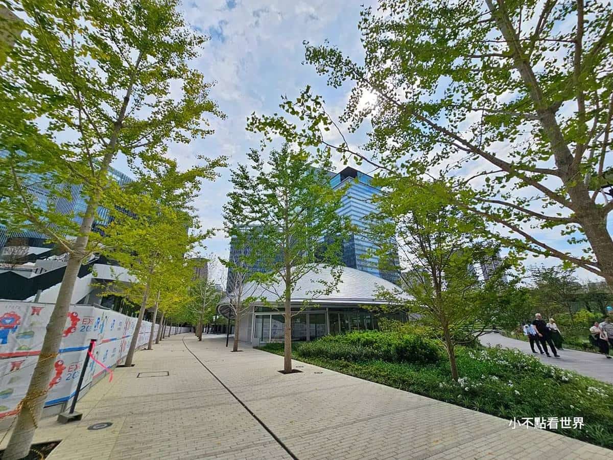 「UMEKITA PARK梅北公園」是大型都市公園,連接着南北2館。(圖/小不點看世界提供)