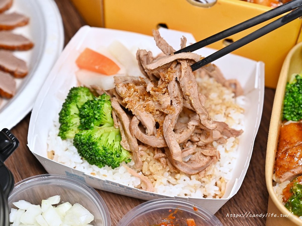 「限量鴨絲飯」(70元)也是廣受網友好評推薦。(圖/翻攝自糖糖's 享食生活)