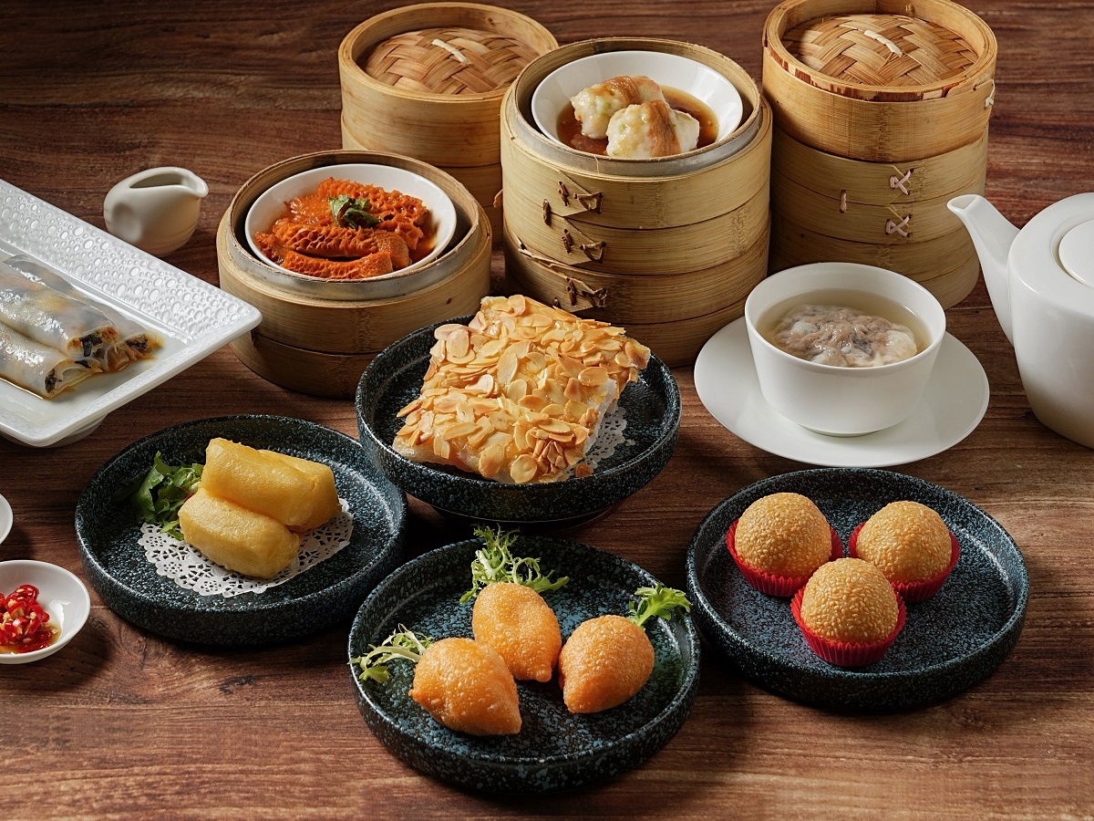 神旺大飯店館外餐飲潮品集、普諾麵包坊都推出奪冠相關優惠。(圖/神旺餐飲提供)