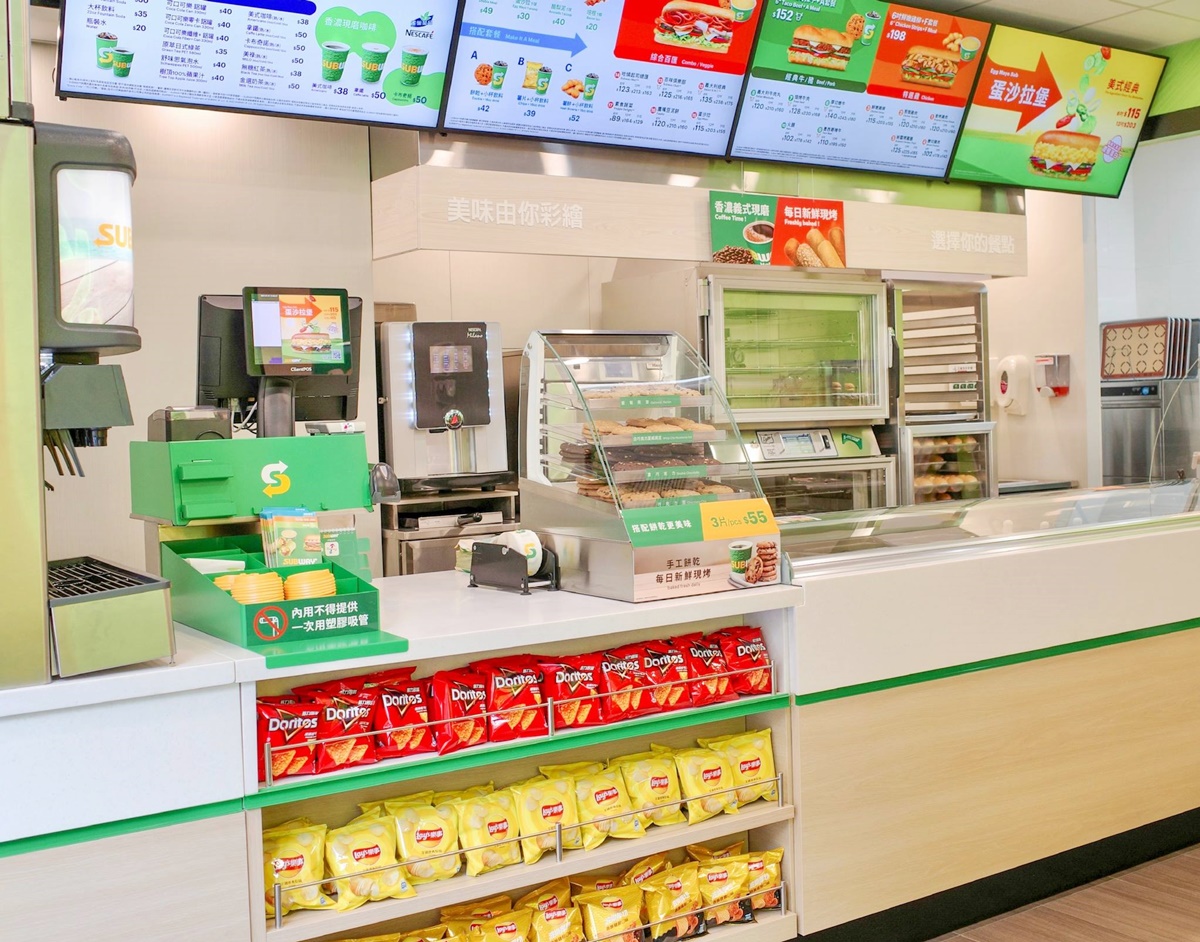 SUBWAY以現點現做、自選配料的服務聞名。（圖／SUBWAY提供）
