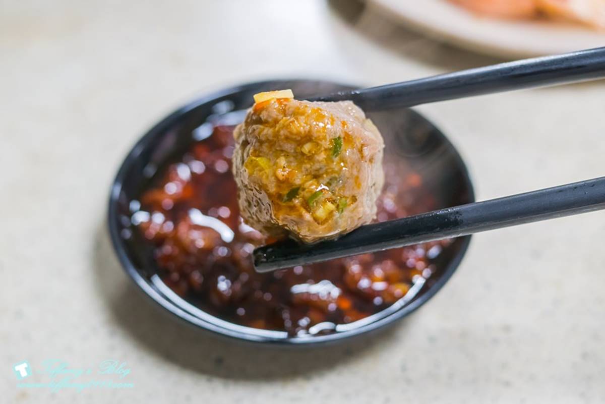 店家也有提供特調醬料，沾著吃更過癮！（圖／小佳的幻想世界提供）