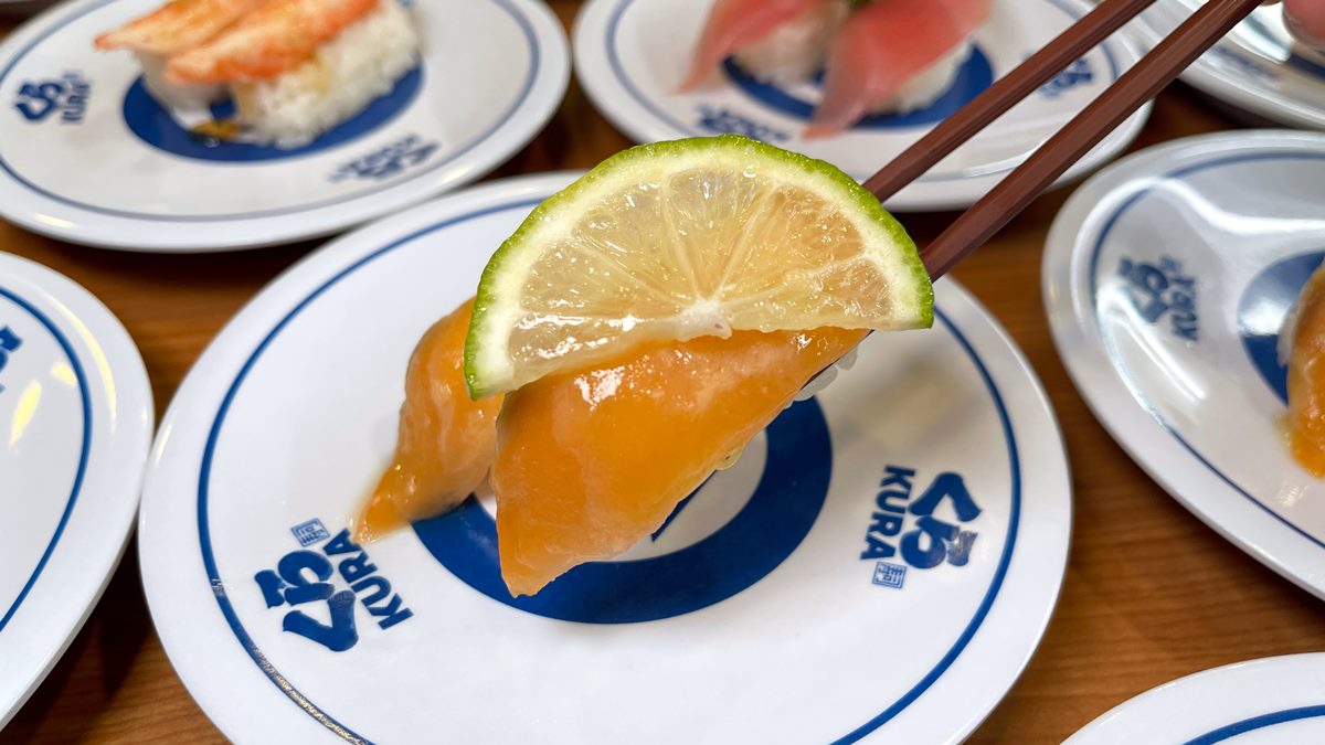 香檸橄欖油醋鮭魚。(圖/藏壽司提供)