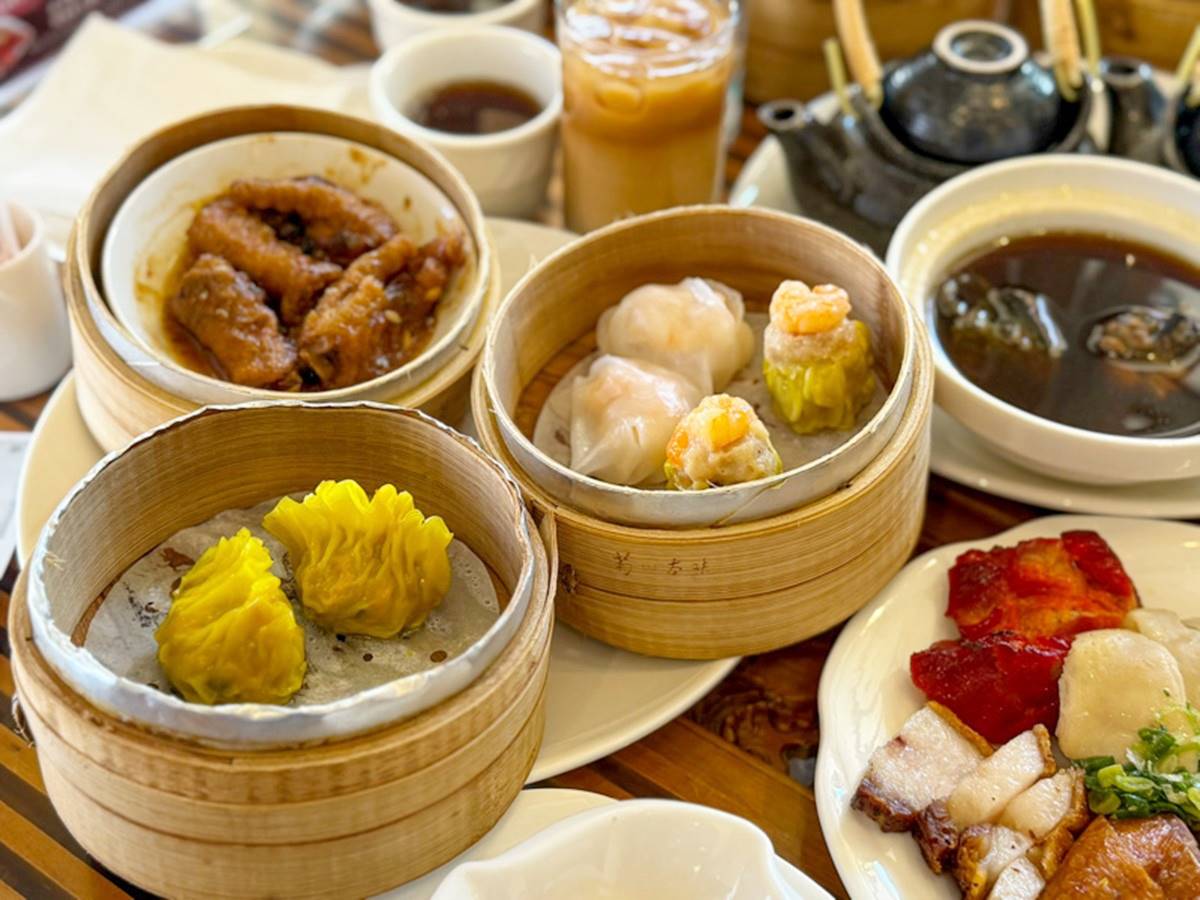 網友好評推薦的蒸點有：水晶蝦餃皇、蝦仁燒賣、蜜汁排骨等。（圖／花露露の花花世界提供）