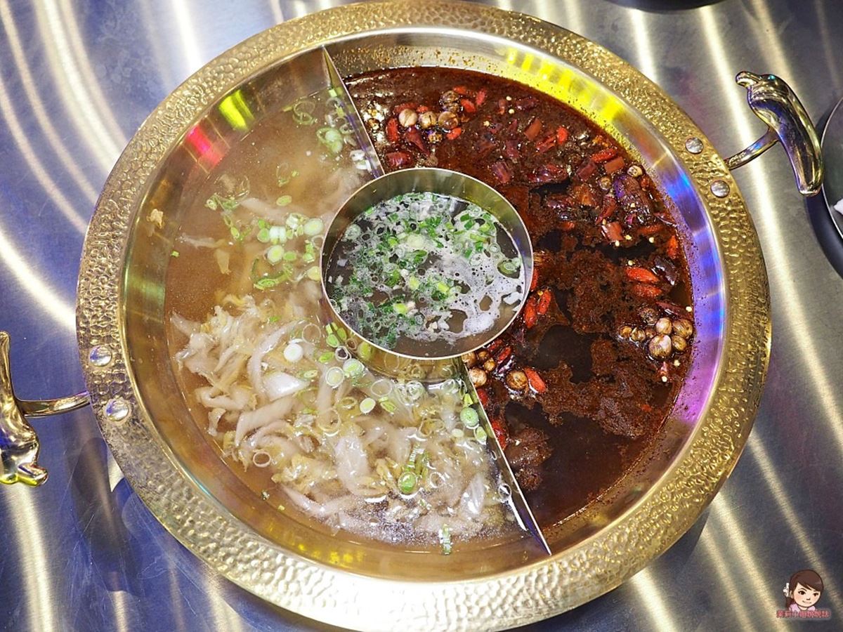 牛骨酸白菜鍋我們也很喜歡，酸爽夠勁，煮了食材也能很好地吸收酸香，非常推薦！（圖／高雄美食。茉莉小姐說說話提供）