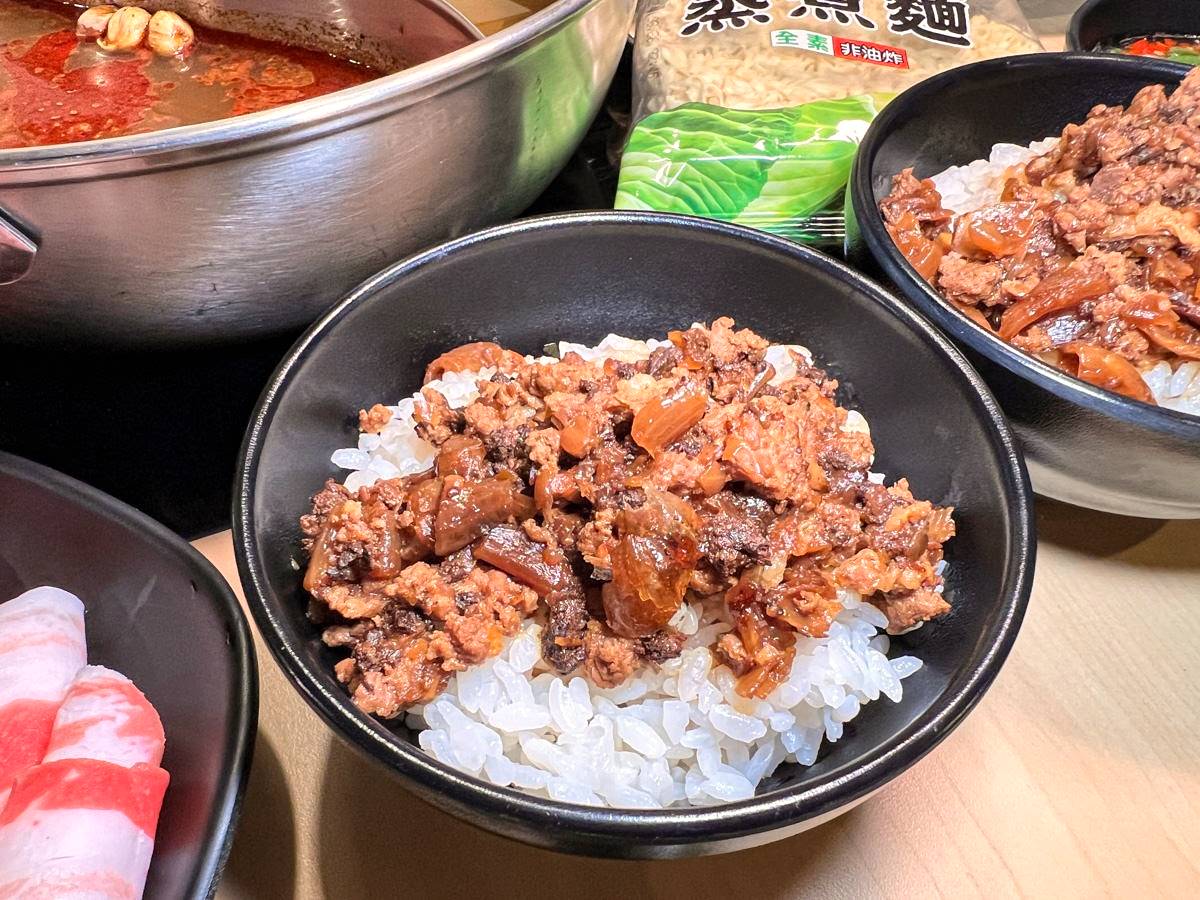 標榜南部的口味「嘉義肉燥」,香而不膩口,讓人忍不住狂扒幾碗飯。(圖/達浪的日常手札提供)