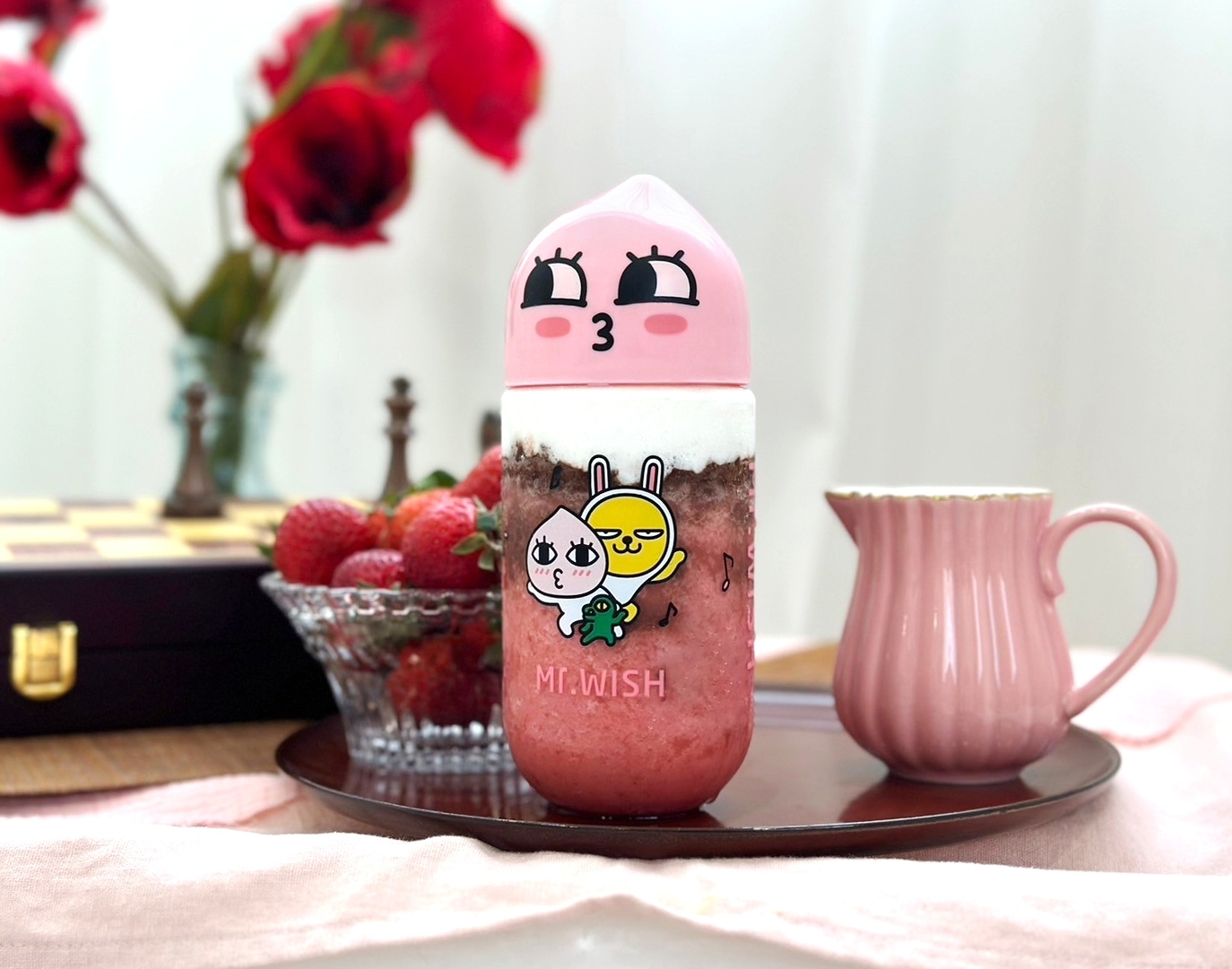 Mr. Wish與《食尚玩家》APP合作獨家優惠,購買草莓提拉米蘇KAKAO FRIENDS聯名造型罐,就送大橘紅茶1杯。(圖/Mr. Wish提供)