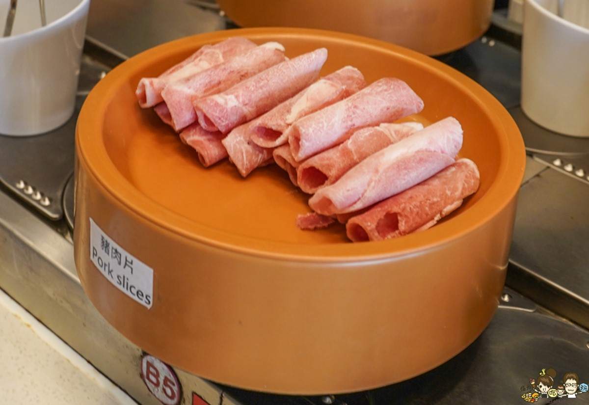 吃到飽雖然價格便宜，提供的食材卻不簡單，肉品、海鮮都吃得到。（圖／跟著尼力吃喝玩樂提供）