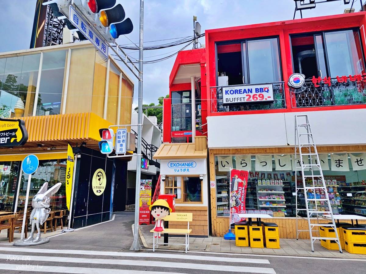 你沒看錯，Think Park商圈有日文招牌、日本交通號誌、日式路燈，彷彿讓人１秒穿越來到澀谷區。（圖／Yuki's Life 提供）