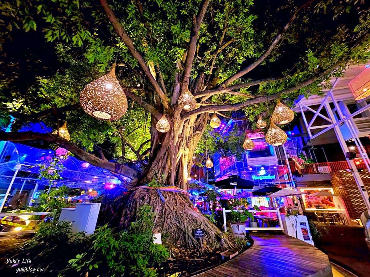 下午4點後Think Park商圈的餐廳開始營業，燈光點亮後的日式居酒屋或餐廳更是越夜越熱鬧。（圖／Yuki's Life 提供）