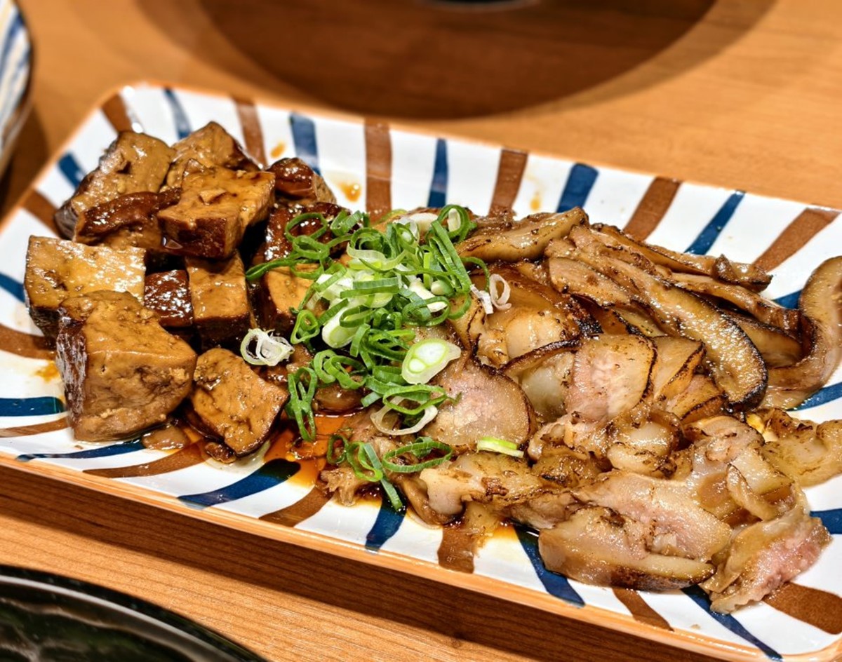 豬頭皮和豆干都是店家推薦的必夾品項。(圖/大口老師的走跳學堂 提供)