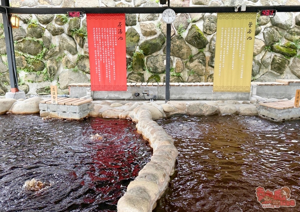 大眾池分為:冷池、藥浴池、茶湯池、水療池、奧飛騨溫泉池等5種湯池。(圖/熱血玩台南。跳躍新世界 提供)