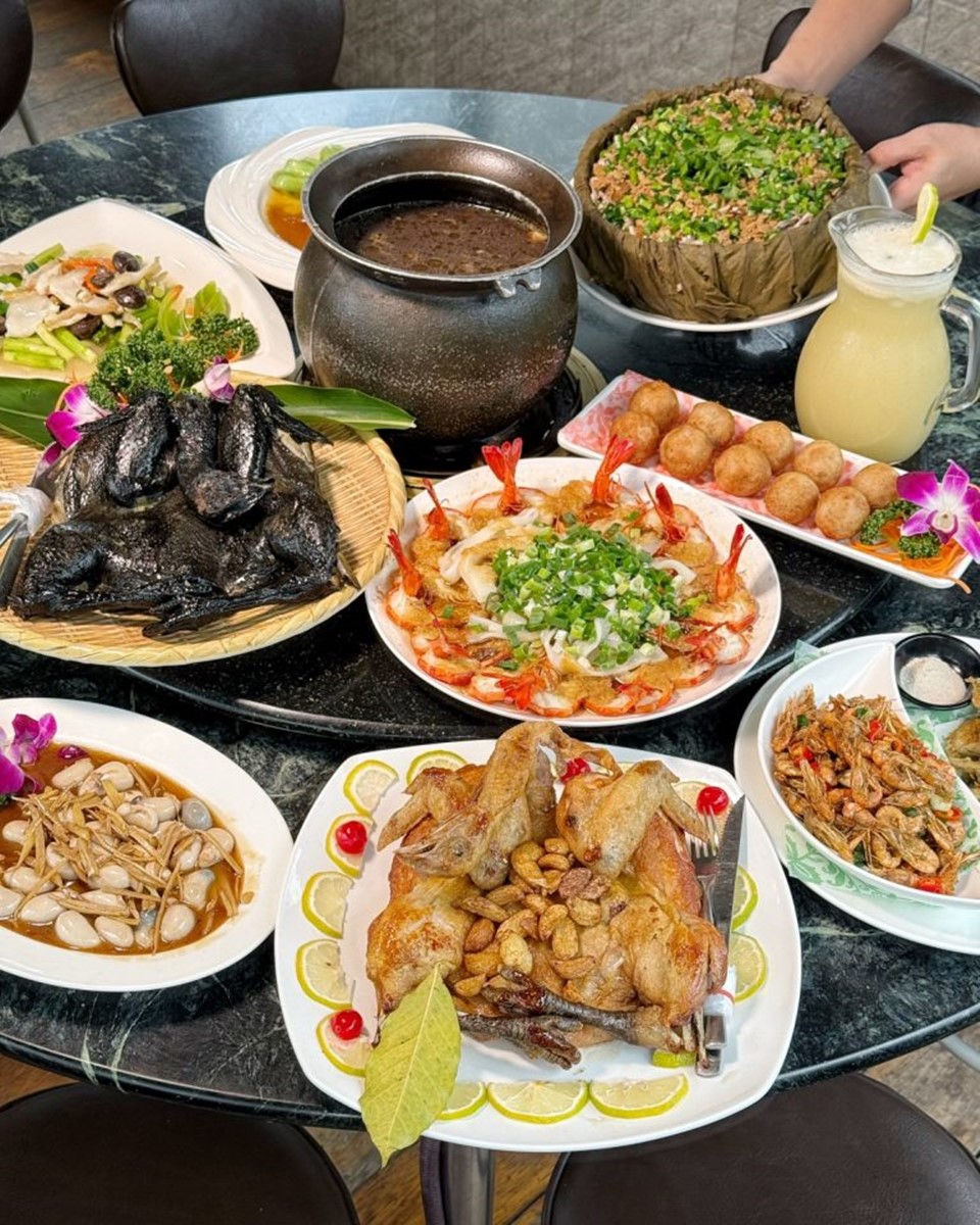 店內菜單選擇豐富,是很適合聚餐、招待親友的餐廳。(圖/阿華田的美食日記 提供)