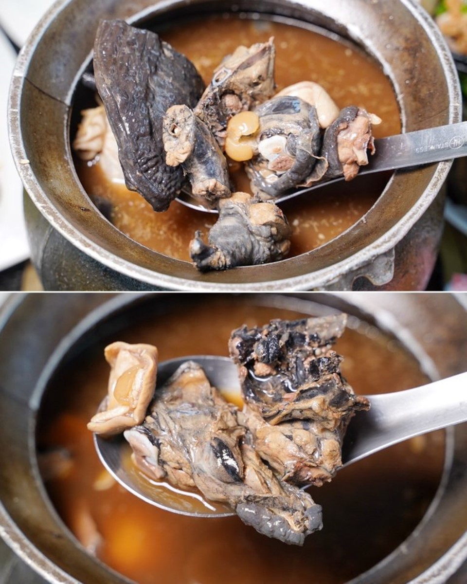 「雞仔豬肚鱉湯」(1,200元)裡頭有滿滿烏骨雞肉、鱉肉及豬肚,燉得軟嫩又入味。(圖/阿華田的美食日記 提供)