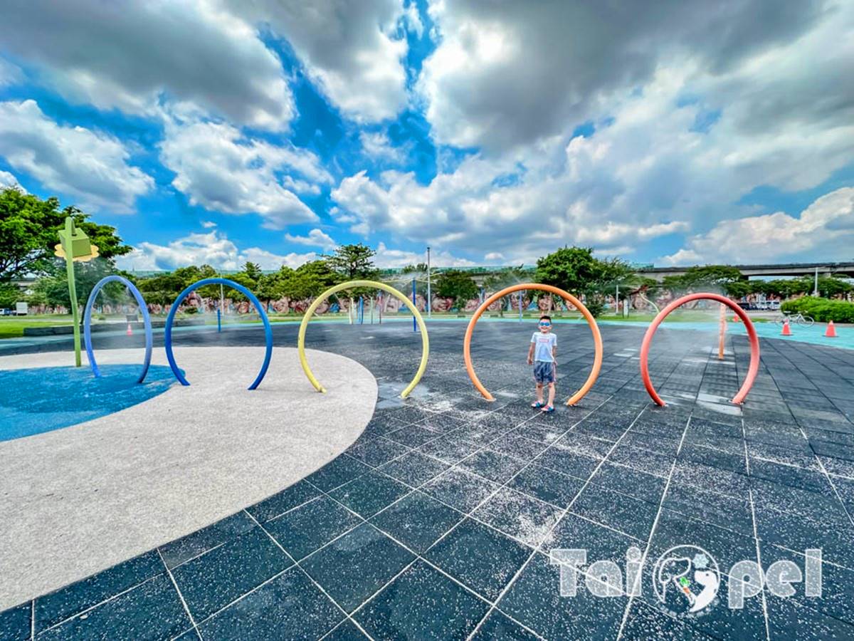 「大佳河濱公園」地點位於台北市中山區，緊鄰基隆河。（圖／小菲親子玩樂生活提供）