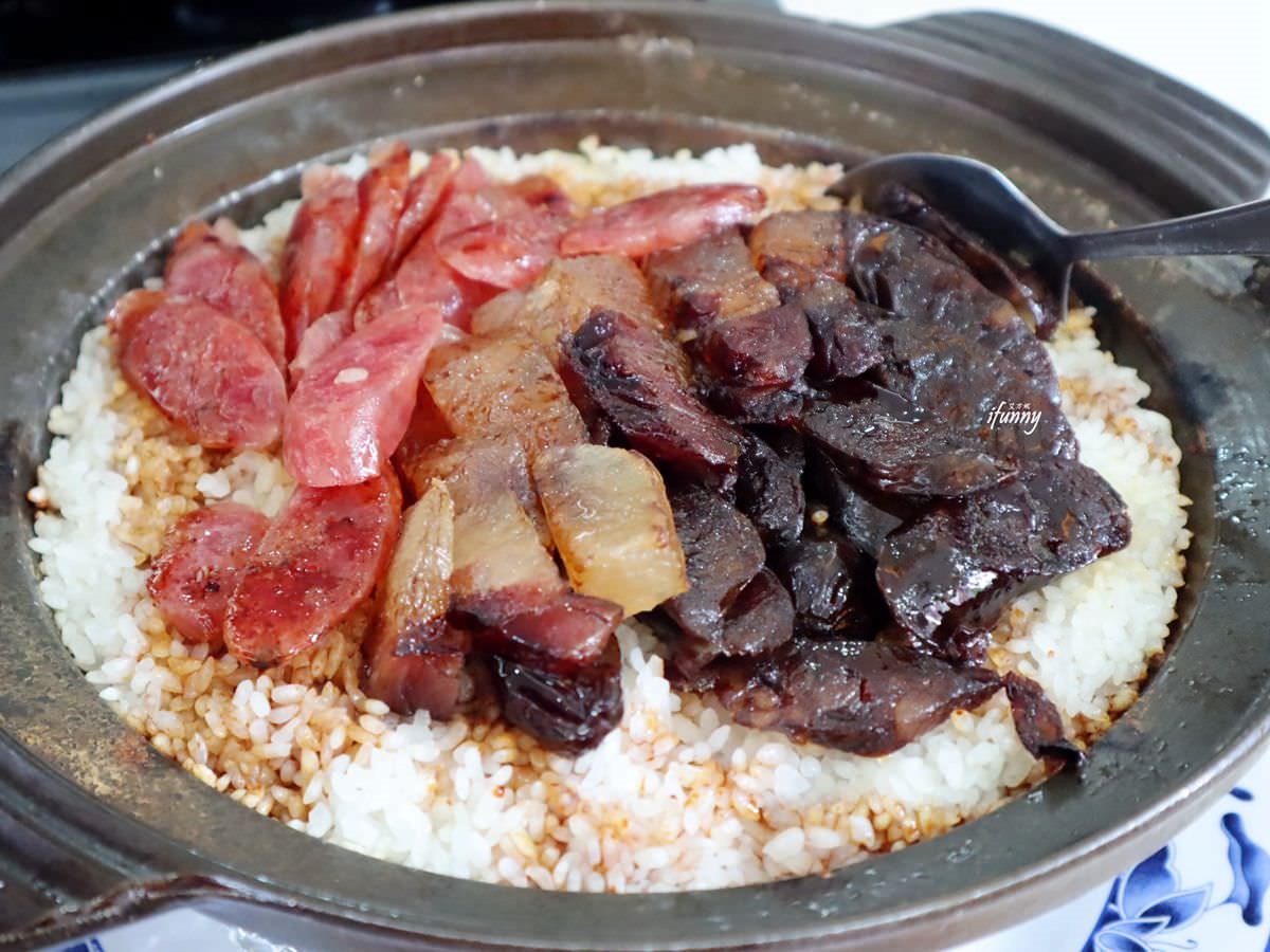 臘味煲飯上桌時就會被拌勻，如果想拍照建議先提醒服務人員。（圖／ifunny 艾方妮的遊樂場 提供）