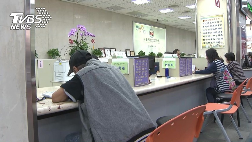 快訊／36萬人未繳國民年金保險　欠費年資恐作廢